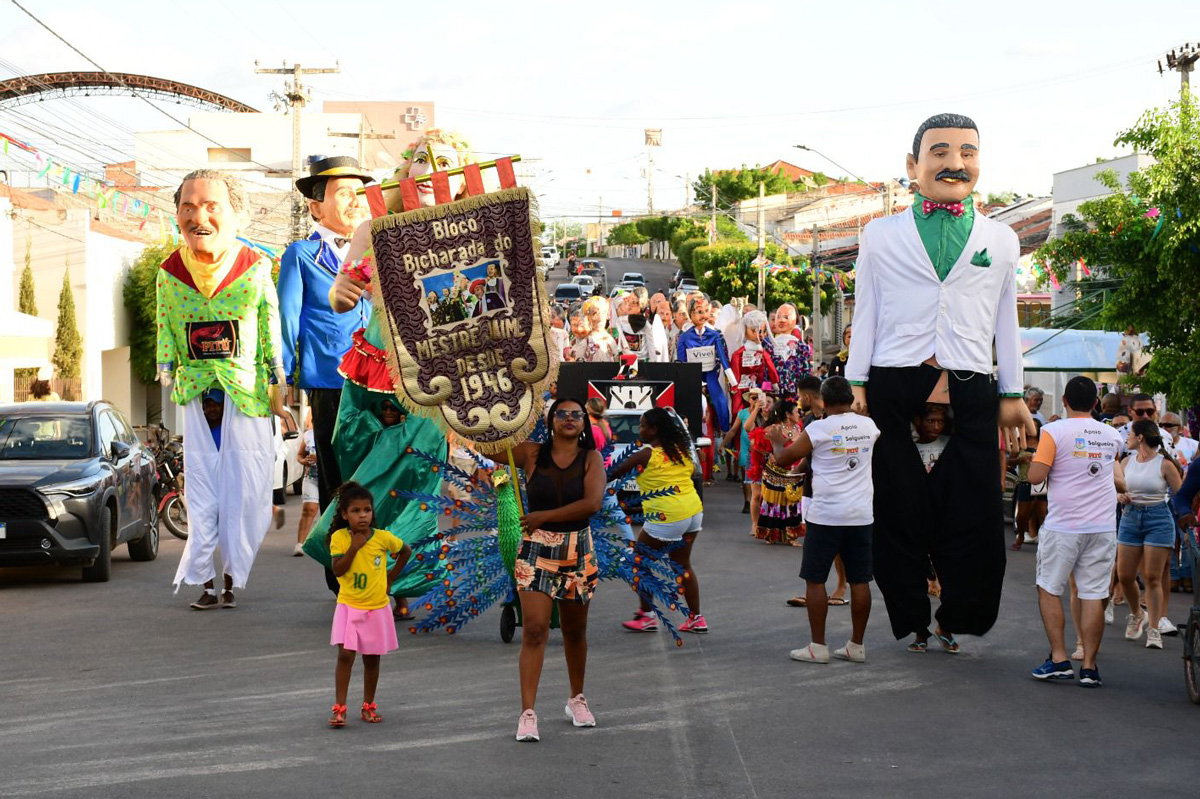 Bicharada é destaque mais uma vez no Carnaval de Salgueiro em homenagem ao centenário de mestre Jaime